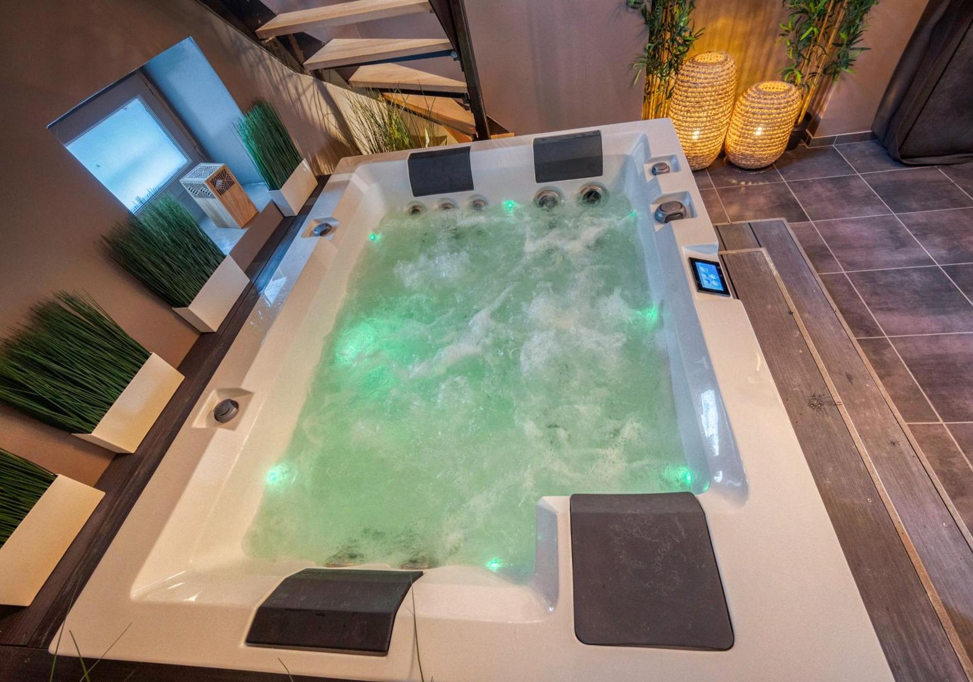 50 Nuances D'Amour - Jacuzzi / Massage / Cinema Муаран Екстер'єр фото